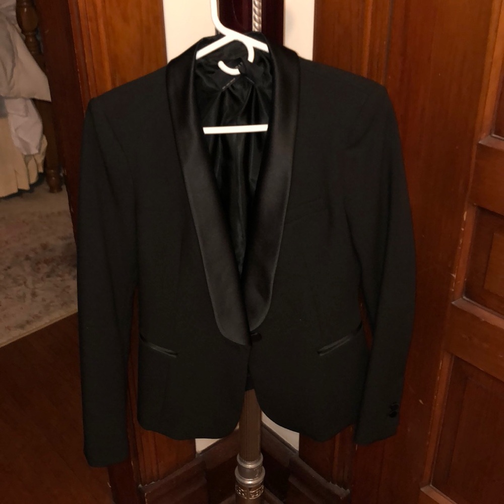 Zara basic tuxedo jacket size 14. Fits like a 12